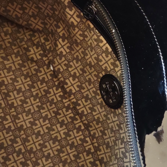 Beautiful shoulder bag by Tory Burch 🌼☘️🍀 - Picture 9 of 12